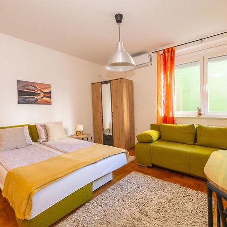 Apartamento Mina Penthouse Novi Sad Exterior foto