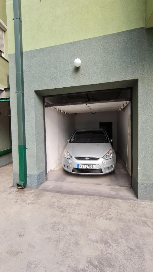 Apartamento Mina Penthouse Novi Sad Exterior foto